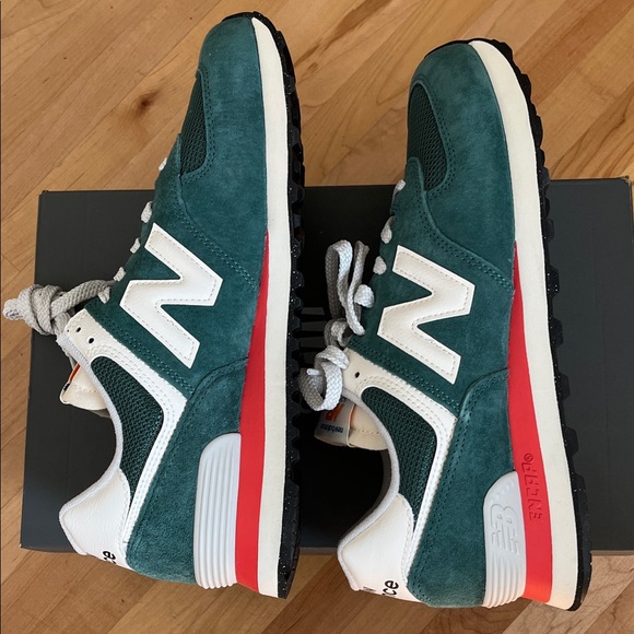 Unisex New Balance 574 Forest Green and Cream Sneakers with Red Detail - Picture 1 of 7